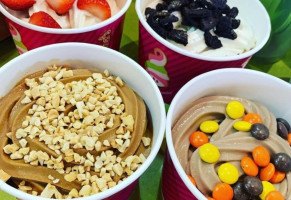 Menchie's Frozen Yogurt food