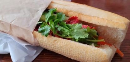 Cm Banh Mi food