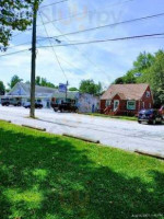 Wagon Wheel Bar And Restaurant outside