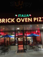 Italia Brick Oven Pizzeria inside