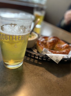 Scuttlebutt Brewing Company food