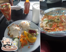 Mariscos Los Tres Delfines food