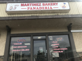 Martinez Bakery outside