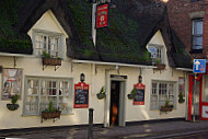 The Kings Head outside