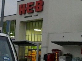 H-e-b Bakery outside