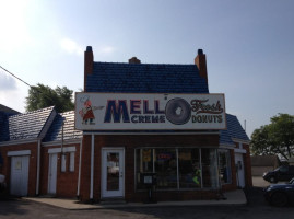 Mello-creme Donuts outside