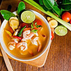 Izzah Tomyam food