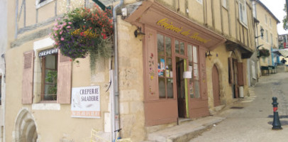 Creperie Le Brouard outside