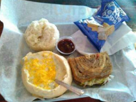 Quinton's Deli food