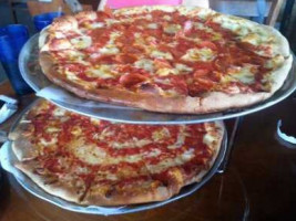 Ponzetti's Pizza food