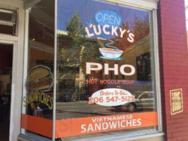 Lucky's Pho food