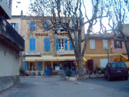 L'auberge Des Lavandes outside