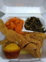 Sum 2 Eat Soul Food Resturant food