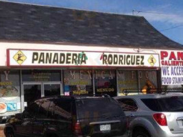 Panaderia Rodriguez outside