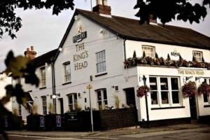 The King's Head outside