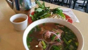 Que Huong Vietnamese Bistro food