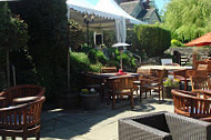 Chequers Inn outside