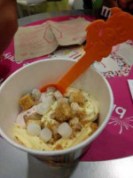 Menchie's Frozen Yogurt food