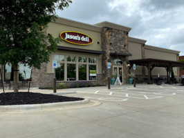 Jason's Deli outside