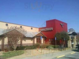 Longhorn Steakhouse Cumming outside