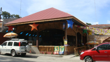 Atong Kamalig Chicken Inasal outside