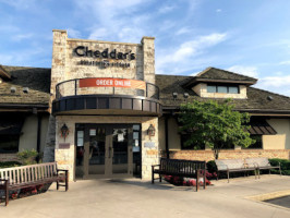 Cheddar's Scratch Kitchen outside