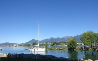 La Barge Du Léman outside