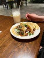 Taqueria La Raza food