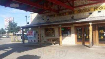 Rudy's Country Store And B-q outside