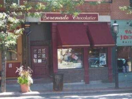 Serenade Chocolatier outside