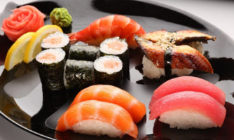 Oishi Sushi food