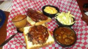 Famous Dave's -b-que food