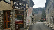 Pizzeria Mamma Mia outside