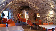 La Creperie Des Pellerins inside