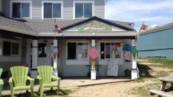 Guido's Ice Cream And More outside