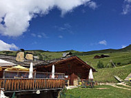 Baita Cuca Hutte outside