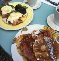 Teashop By The Canal food