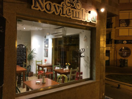 Noviembre Tapas Y Vinos inside