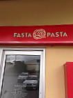 Fasta Pasta outside