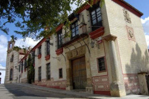 El Palacio De San Benito outside