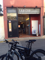 Capicua outside