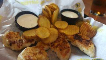 Buffalo Wild Wings Carson food