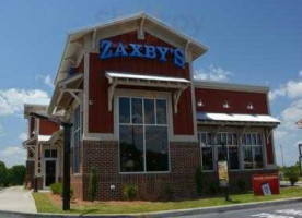 Zaxby's Chicken Fingers Buffalo Wings outside