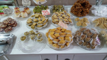 Alrayan Patisseries Orientales food