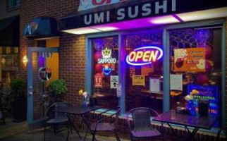 Umi Sushi inside