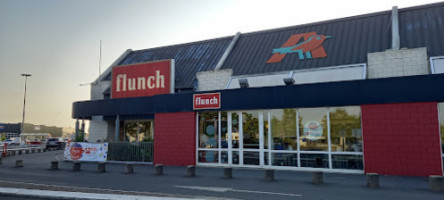 Flunch outside