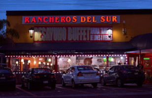 Rancheros Del Sur outside