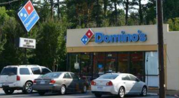 Domino's Pizza outside