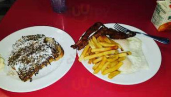 Dyre Avenue Diner food