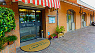 La Volta outside